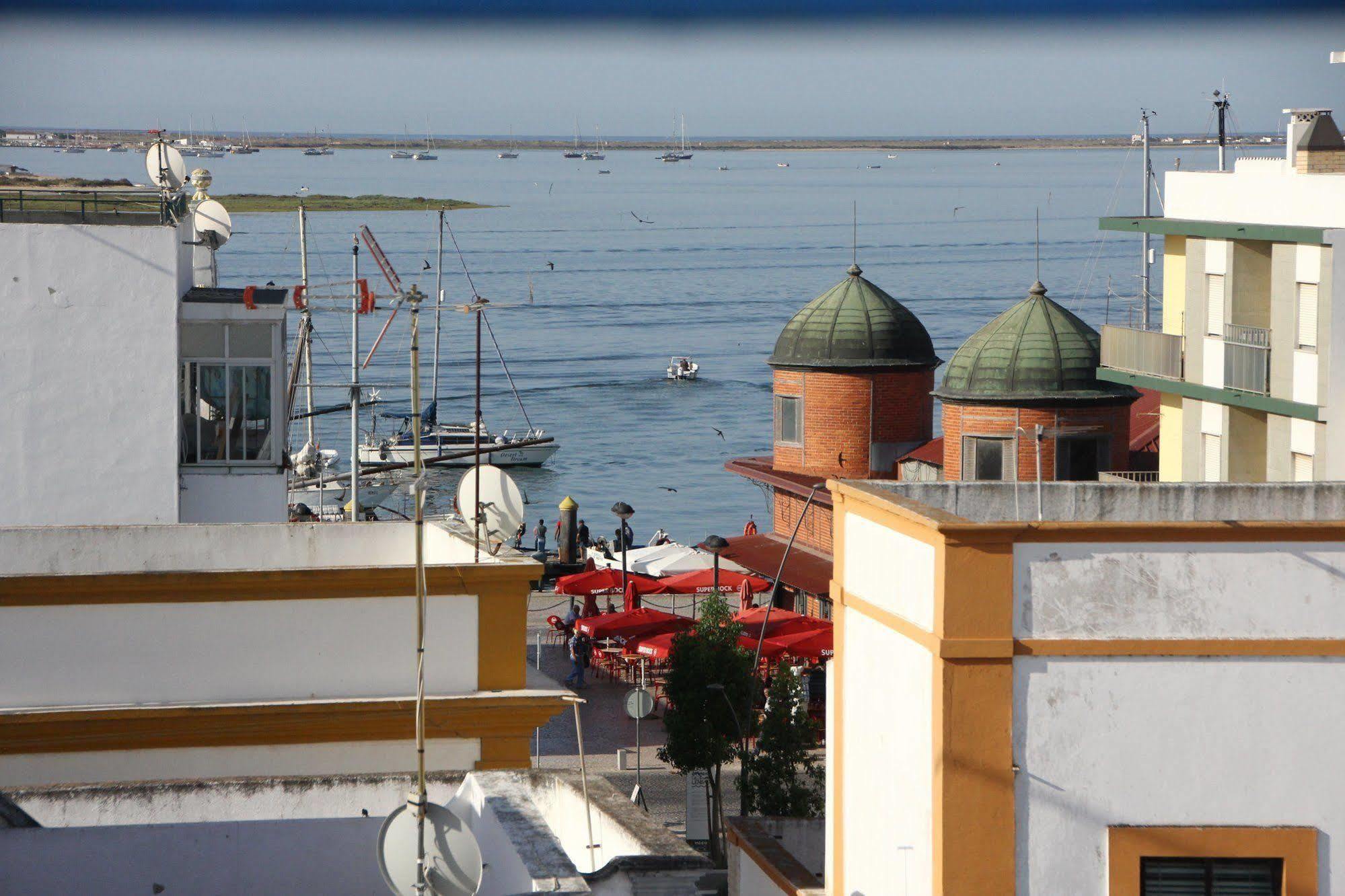 Al - Alojamento Local Pension Bicuar Hotel Olhao Exterior photo